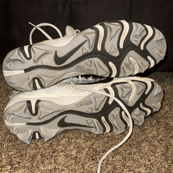 Nike Alpha Football Cleats. - Picture 5 of 6